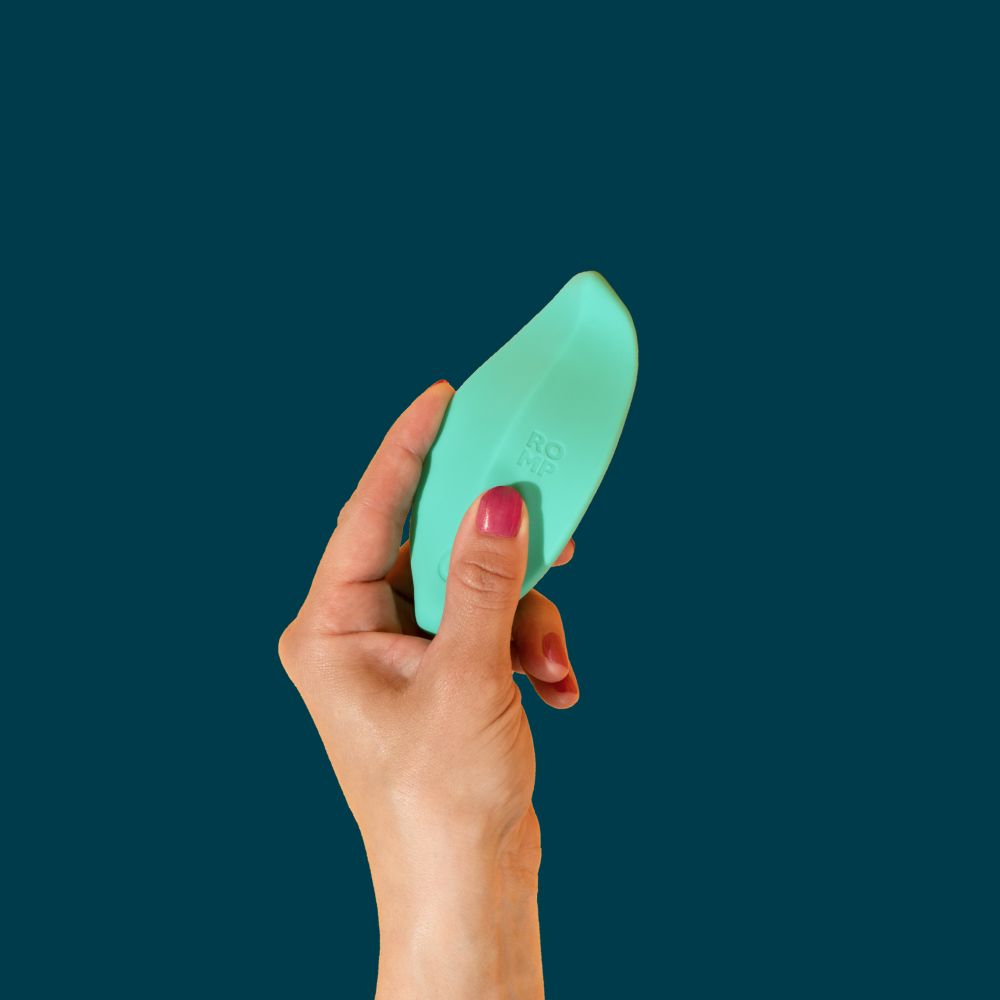 Buy our lay-on vibrator Wave online | ROMP